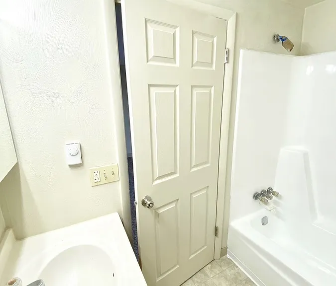 E Maple St — Photo 15