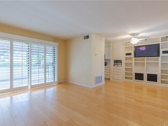 5th image of 764 Lancaster Dr