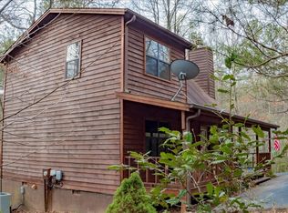 371 Holly Cove Cir, Blairsville, GA 30512