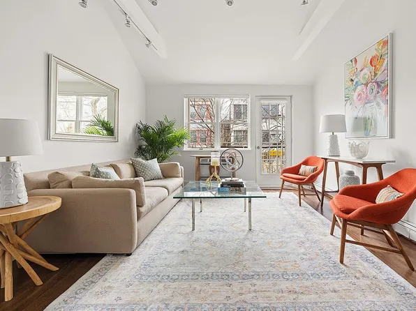 281 Windsor Pl APT 8, Brooklyn, NY 11218