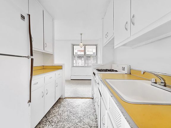 5th image of 303 W 66th St APT 10JW