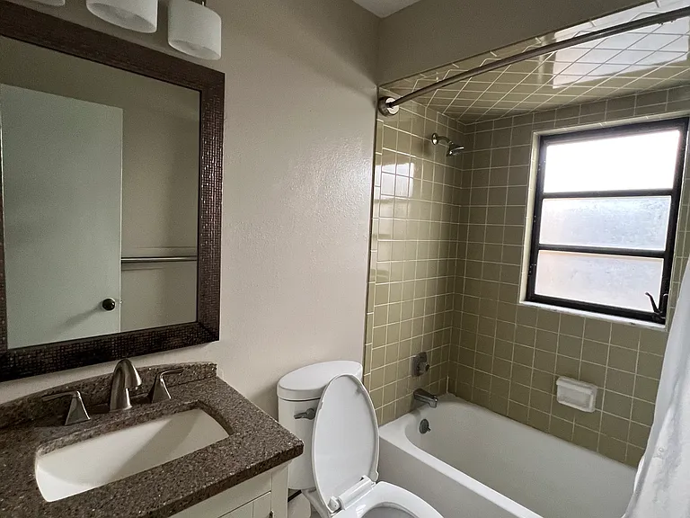 13 Jamaica St — Photo 5