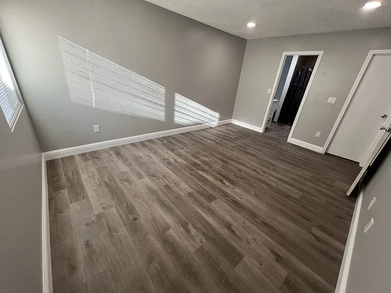 4713 Treanna Ave — Photo 12