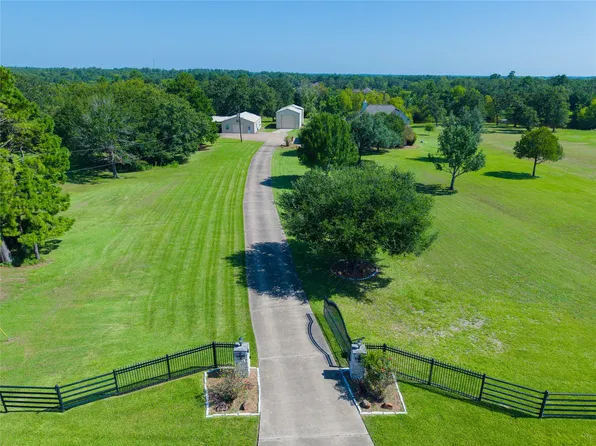 92 Canyon Run Blvd, Huntsville, TX 77320