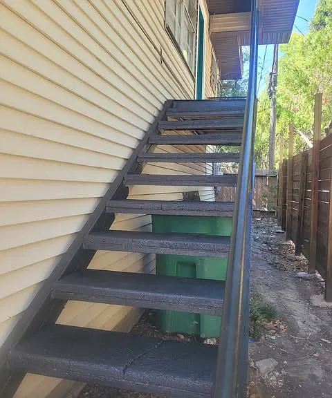1907 Sidney St — Photo 3