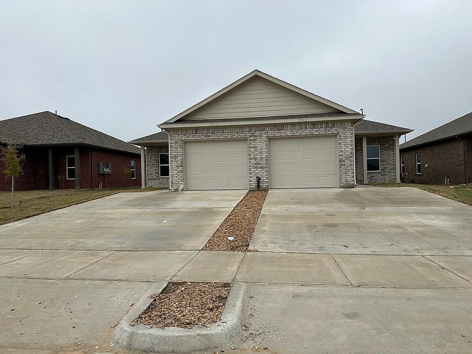 1st image of 2915 Peony Dr