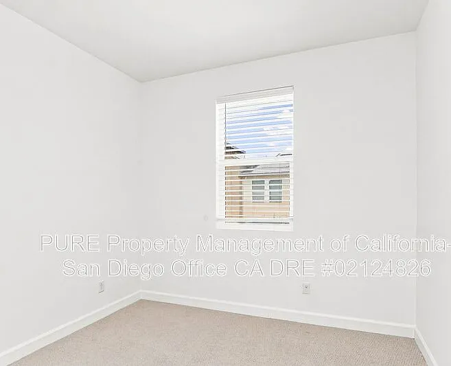 390 Baker St — Photo 14