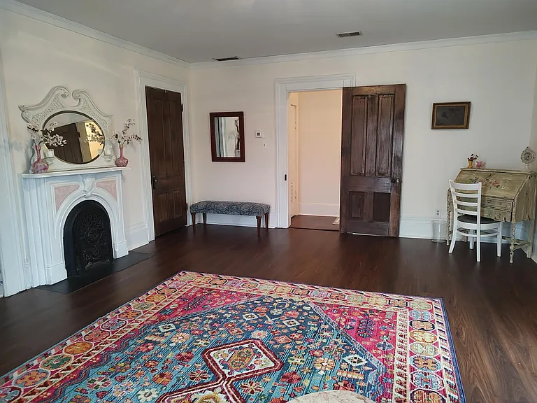 204 Lexington St #4 — Photo 3