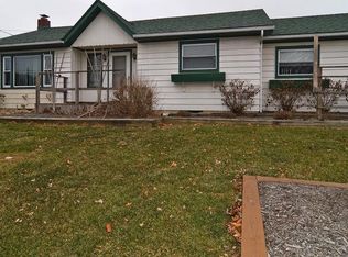 413 Indian Manor Dr, Leesport, PA 19533