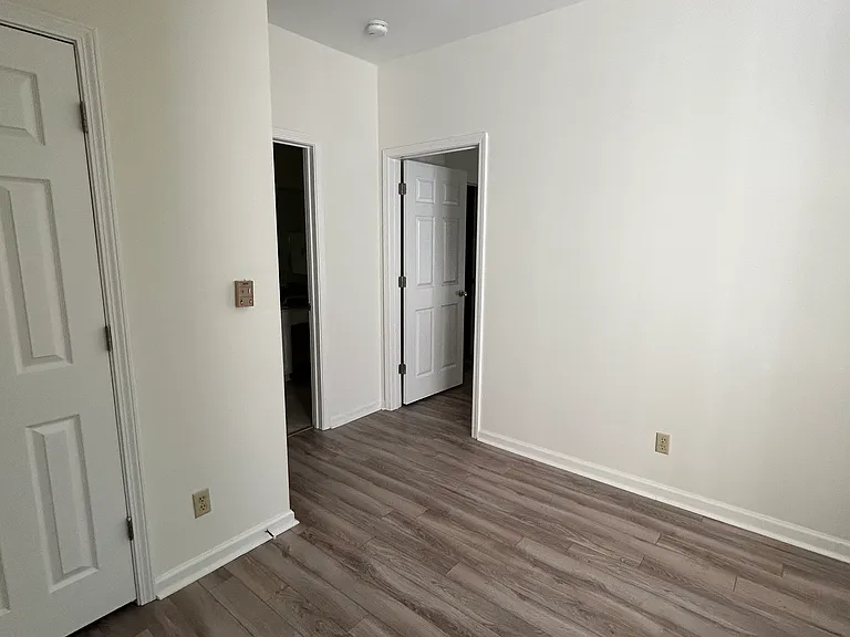 1600 Long Grove Dr #422 — Photo 12