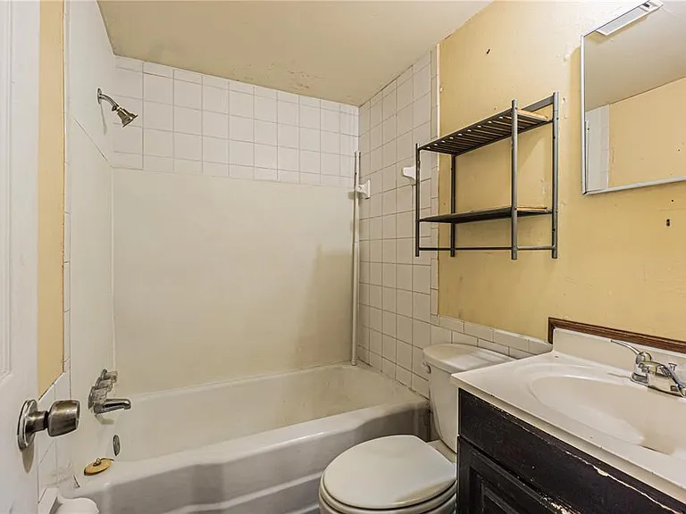 10704 N Annette Ave — Photo 9