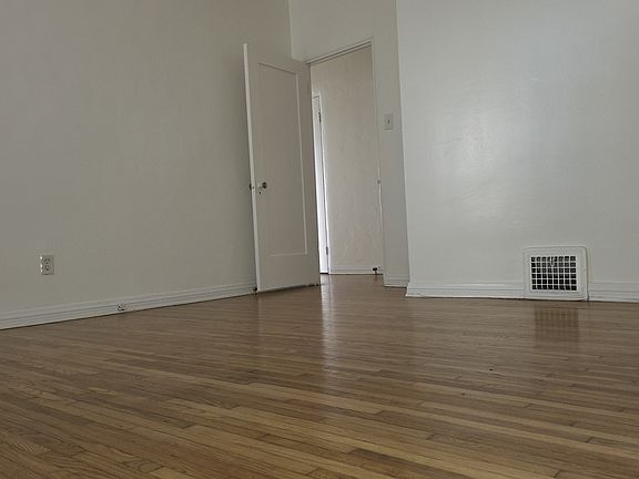 4th image of 148 S Elm Dr #3