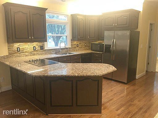 5053LakeCrestCircle7