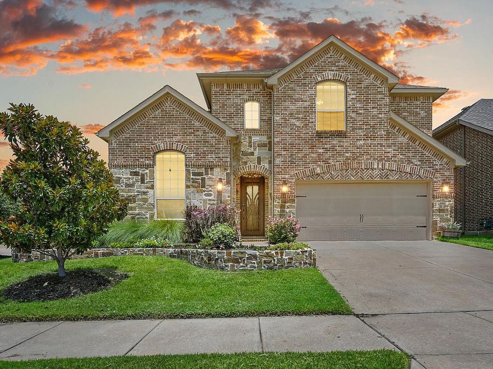 1st image of 1501 Presley Way