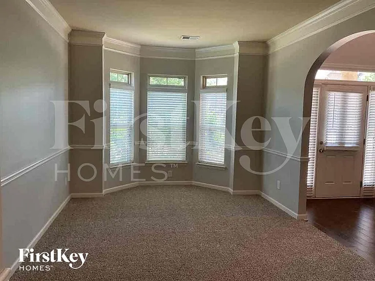 624 Parkside Place Dr — Photo 3