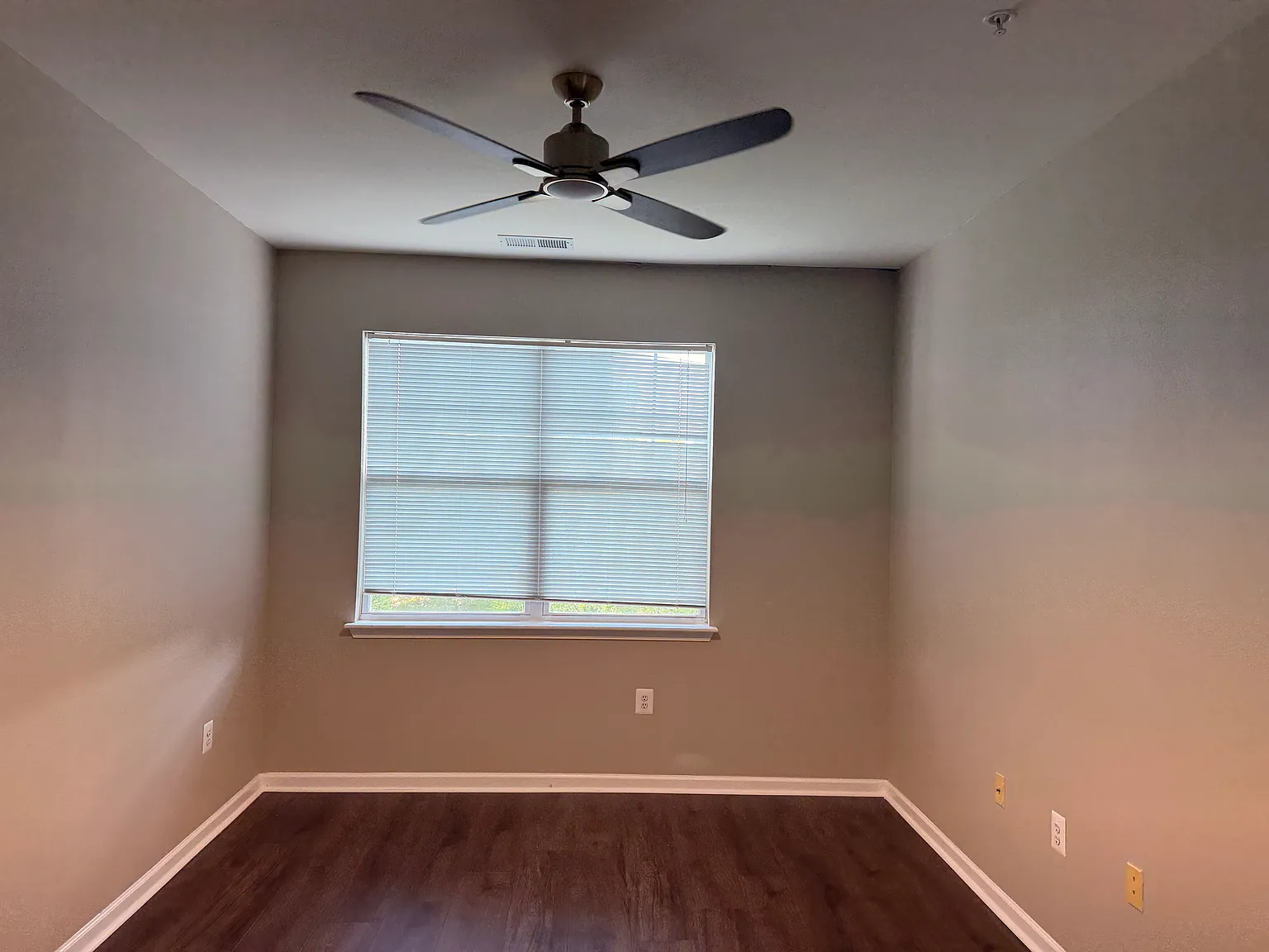 12901 Centre Park Cir — Photo 4