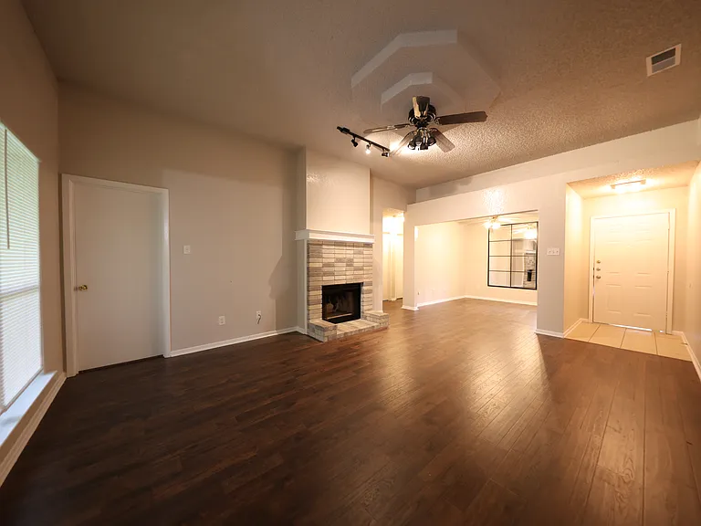 1702 Clairidge Ave — Photo 9
