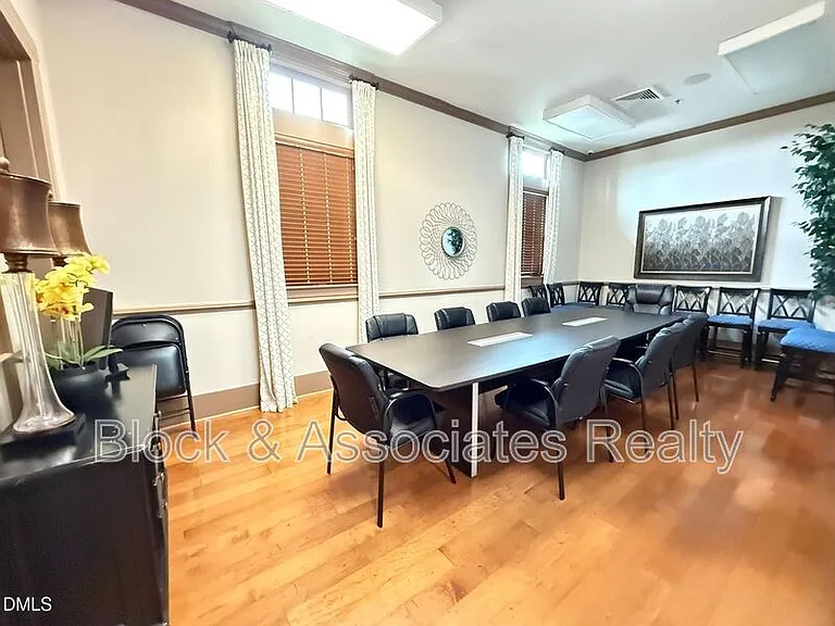 8527 Quarton Dr — Photo 34