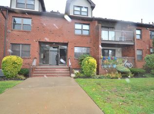 93 Beverly Hills Ter APT D, Woodbridge, NJ 07095