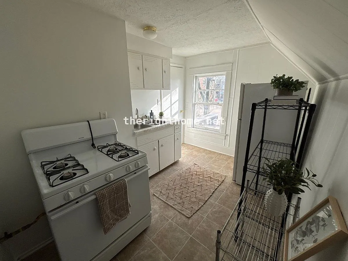 Studio, 552 sqft, $675 — Photo 4