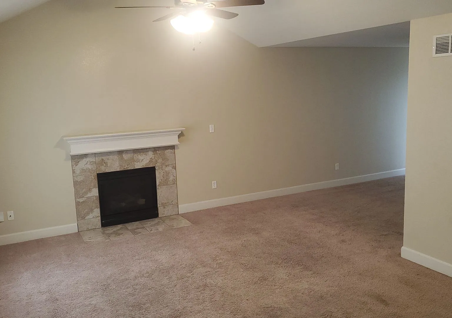 8837 Marigold Ln Manhattan KS 66502 — Photo 2