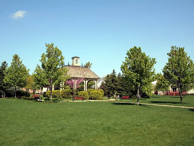 5873 Villa France Ave — Photo 33