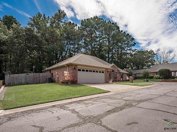 3rd image of 305 Canterbury Ct