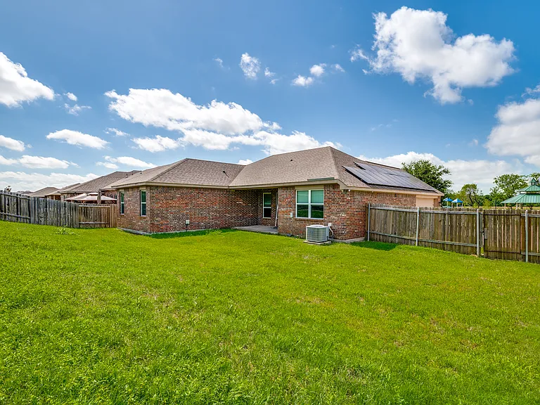 607 Shady Meadow Ln — Photo 23