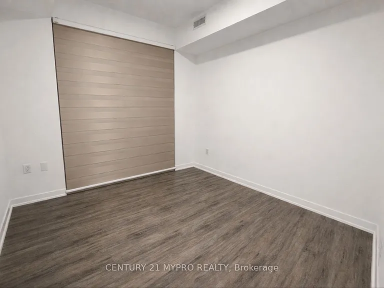 39 Roehampton Ave #3409 — Photo 12