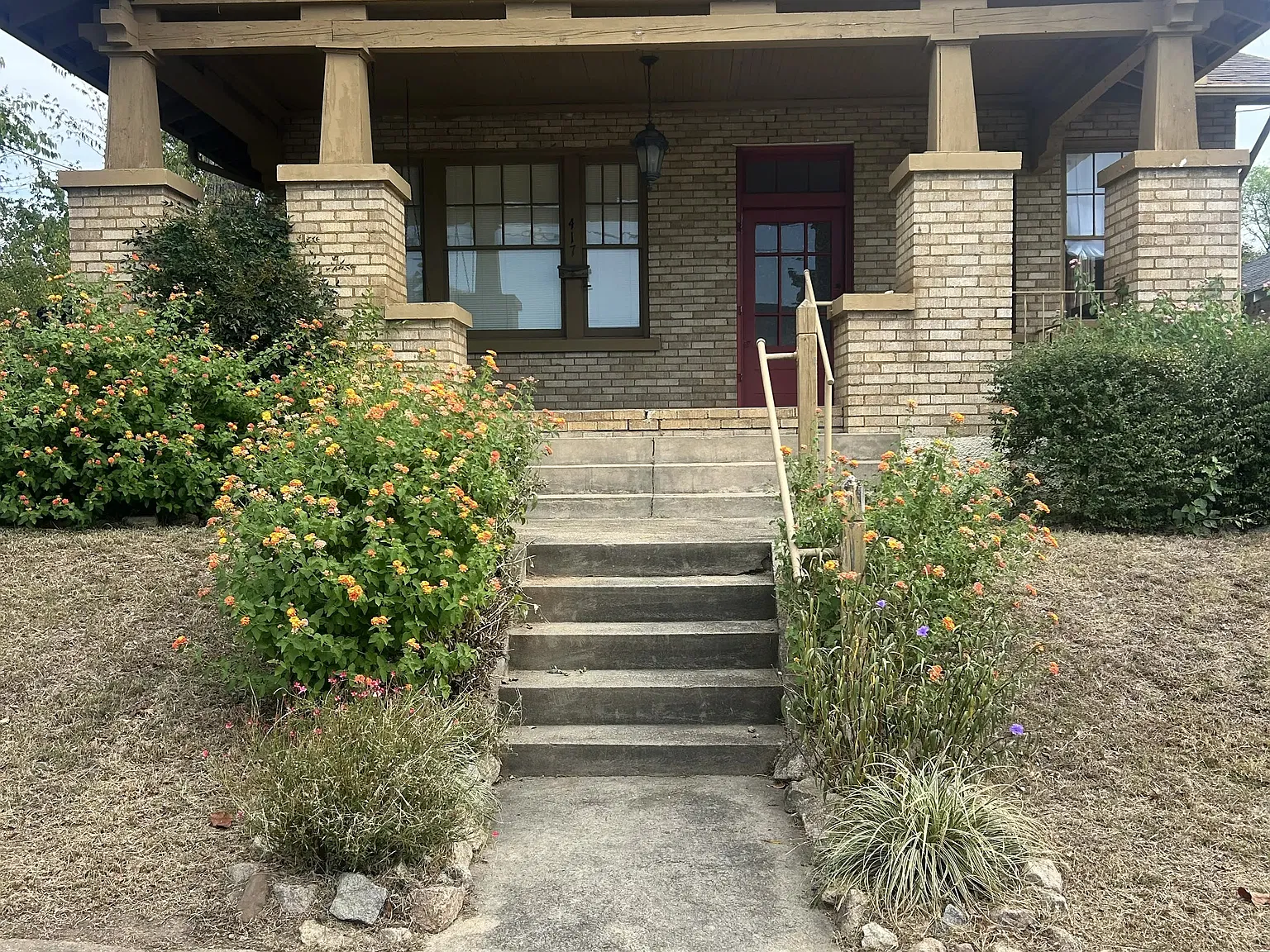 3 bed, 1364 sqft, $1,300 — Photo 1