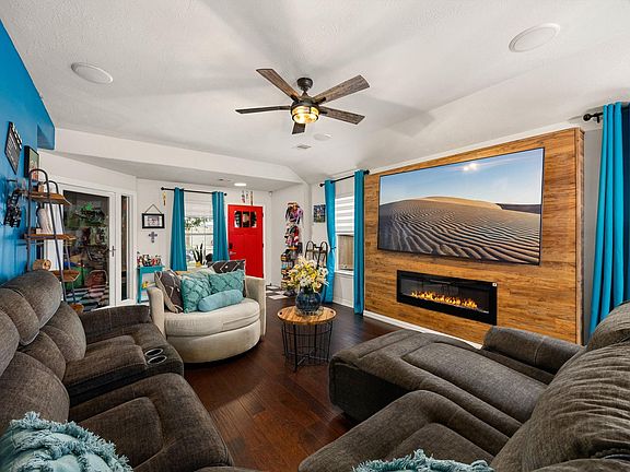 4th image of 12607 Querida Ct