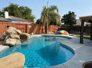 5702 Seasons Valley Ct, Bakersfield, CA 93313