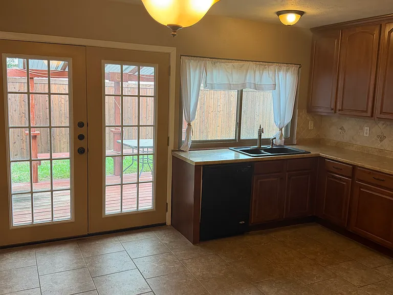 5149 Bartlett Dr — Photo 7