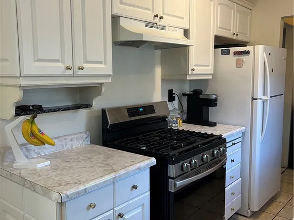 11945 168th St, Artesia, CA 90701