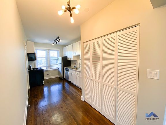 4th image of 4049 N Francisco Ave #4055-2E
