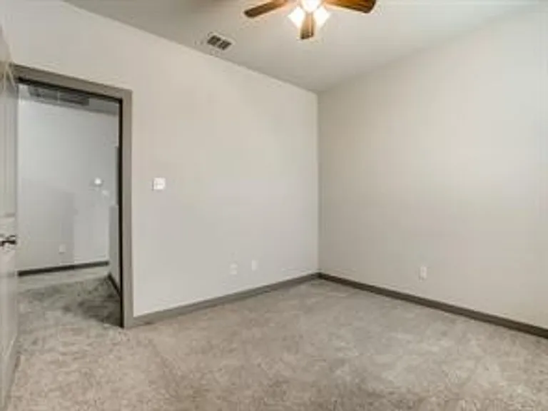 10604 Tube Dr — Photo 37