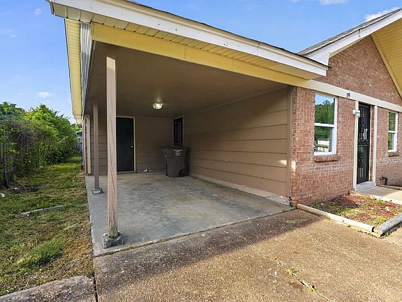 3rd image of 19 Lydgate Ave