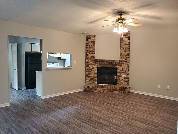 2nd image of 1211 King George Blvd Unit 22