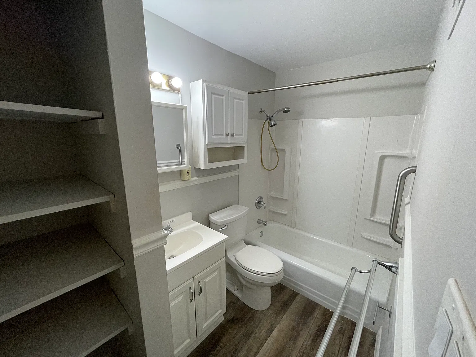 1 bed, 600 sqft, $975 — Photo 2