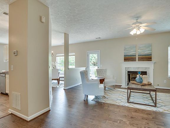 3rd image of 3212 Dark Woods Dr