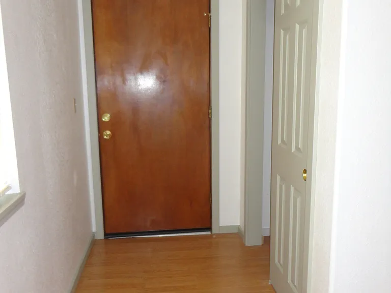 228 NE Ward Ave — Photo 18