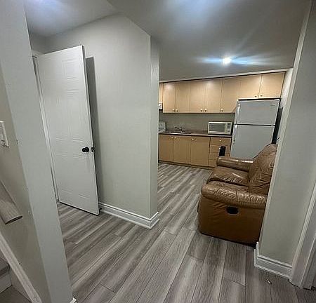 4th image of 101 Knotwood Cres