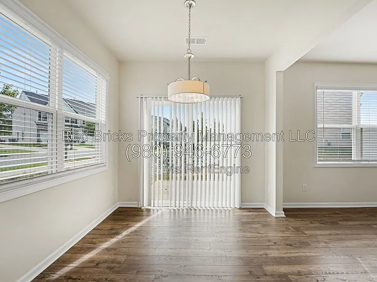 3912 Townes Blvd — Photo 9
