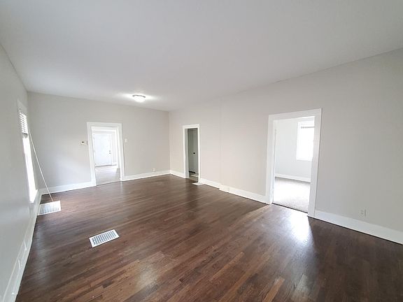 2nd image of 335 N Oakley Ave