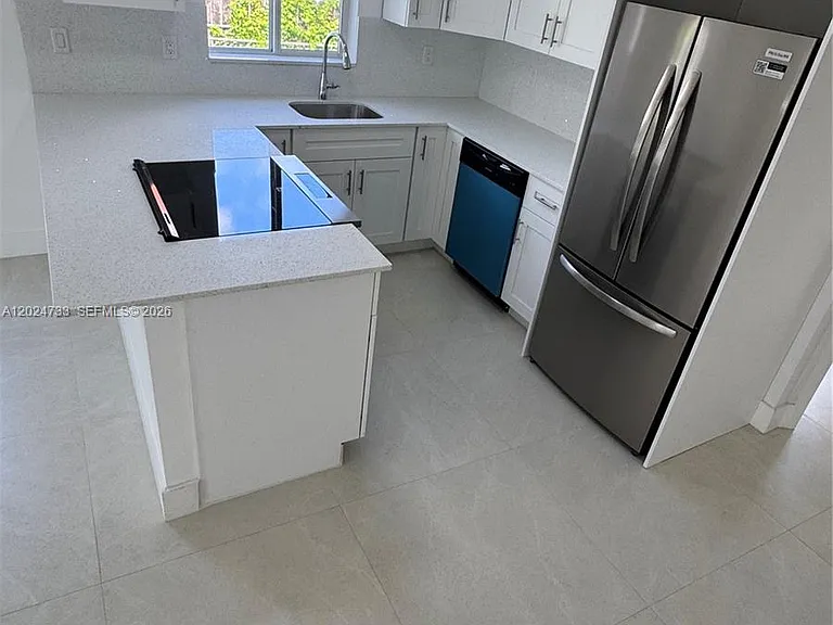 3305 SW 28th St #3305 — Photo 7