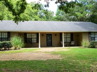 545 Kenner Creek Rd, Deatsville, AL 36022