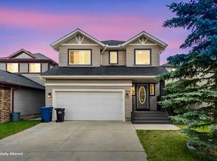788 S Luxstone Lndg SW, Airdrie, AB T4B3L1
