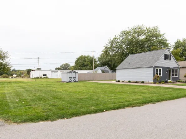 1415 Edgewater Ave, Sandusky, OH 44870