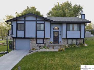 14011 Rose Lane Rd, Omaha, NE 68138