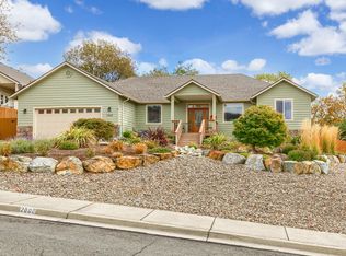 2008 NW Sunview Pl, Grants Pass, OR 97526